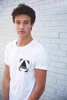 Cameron Dallas : cameron-dallas-1433290801.jpg