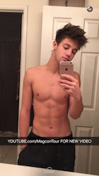 Cameron Dallas : cameron-dallas-1450904041.jpg