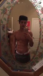 Cameron Dallas : cameron-dallas-1451356427.jpg