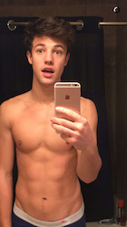 Cameron Dallas : cameron-dallas-1451800829.jpg