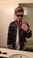 Cameron Dallas : cameron-dallas-1463353201.jpg