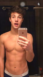 Cameron Dallas : cameron-dallas-1478622800.jpg