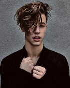 Cameron Dallas : cameron-dallas-1488931201.jpg