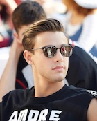 Cameron Dallas : cameron-dallas-1506578401.jpg