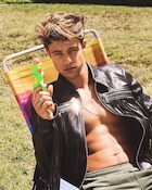 Cameron Dallas : cameron-dallas-1508372642.jpg