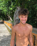 Cameron Dallas : cameron-dallas-1530057702.jpg