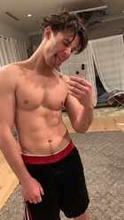 Cameron Dallas : cameron-dallas-1549265762.jpg