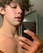 Cameron Dallas : cameron-dallas-1568514602.jpg