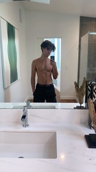 Cameron Dallas : cameron-dallas-1569911942.jpg