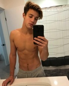 Cameron Dallas : cameron-dallas-1671902160.jpg