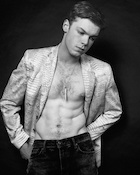 Cameron Monaghan : cameron-monaghan-1488873223.jpg