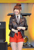 Carly Rae Jepsen : carly-rae-jepsen-1372448439.jpg