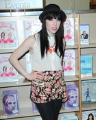 Carly Rae Jepsen : carly-rae-jepsen-1380381954.jpg