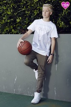 Carson Lueders : carson-lueders-1481772989.jpg