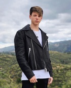 Carson Lueders : carson-lueders-1561234588.jpg