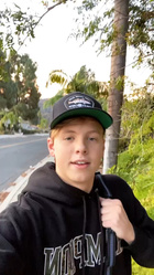 Carson Lueders : carson-lueders-1605038737.jpg