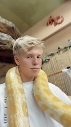 Carson Lueders : carson-lueders-1641613585.jpg