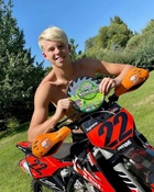 Carson Lueders : carson-lueders-1648943403.jpg