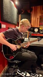 Carson Lueders : carson-lueders-1650239840.jpg