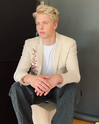 Carson Lueders : carson-lueders-1737839122.jpg