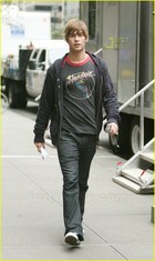 Chace Crawford : chacecrawford_1199043000.jpg