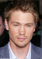 Chad Michael Murray : april05hq013.jpg