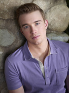 Chandler Massey : chandler-massey-1360886028.jpg