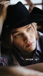 Charlie Plummer : charlie-plummer-1533373801.jpg
