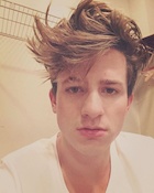 Charlie Puth : charlie-puth-1453900681.jpg