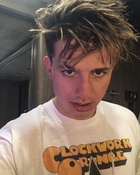 Charlie Puth : charlie-puth-1535537101.jpg