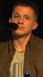 Charlie Puth : charlie-puth-1574301602.jpg