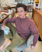 Charlie Puth : charlie-puth-1605756061.jpg