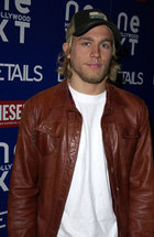 Charlie Hunnam : charlie-hunnam-1329431797.jpg