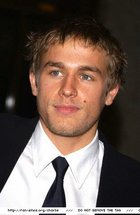 Charlie Hunnam : charlie-hunnam-1333649390.jpg