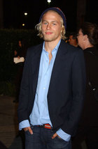 Charlie Hunnam : charlie-hunnam-1333649448.jpg