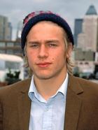 Charlie Hunnam : charlie-hunnam-1333649458.jpg