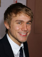 Charlie Hunnam : charlie-hunnam-1333759803.jpg