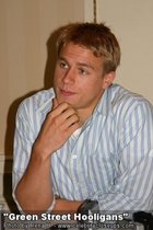 Charlie Hunnam : charlie-hunnam-1334000345.jpg