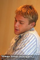 Charlie Hunnam : charlie-hunnam-1334000437.jpg