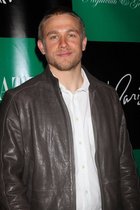 Charlie Hunnam : charlie-hunnam-1335160479.jpg