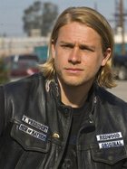 Charlie Hunnam : charlie-hunnam-1335984283.jpg