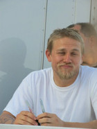 Charlie Hunnam : charlie-hunnam-1336155416.jpg