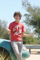 Charlie McDermott in The Middle, Uploaded by: Guest