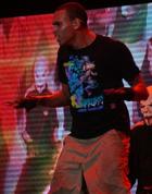 Chris Brown : chris_brown_1227200151.jpg