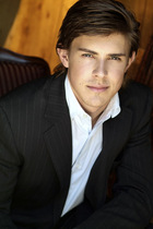 Chris Lowell : chris_lowell_1214411438.jpg