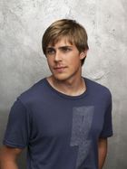 Chris Lowell : chris_lowell_1214411477.jpg