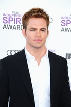 Chris Pine : chris-pine-1384010679.jpg