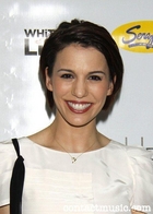 Christy Carlson Romano : christy-carlson-romano-1315784591.jpg