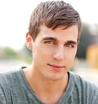 Cody Linley : cody-linley-1425246435.jpg