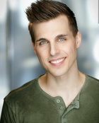 Cody Linley : cody-linley-1544125324.jpg